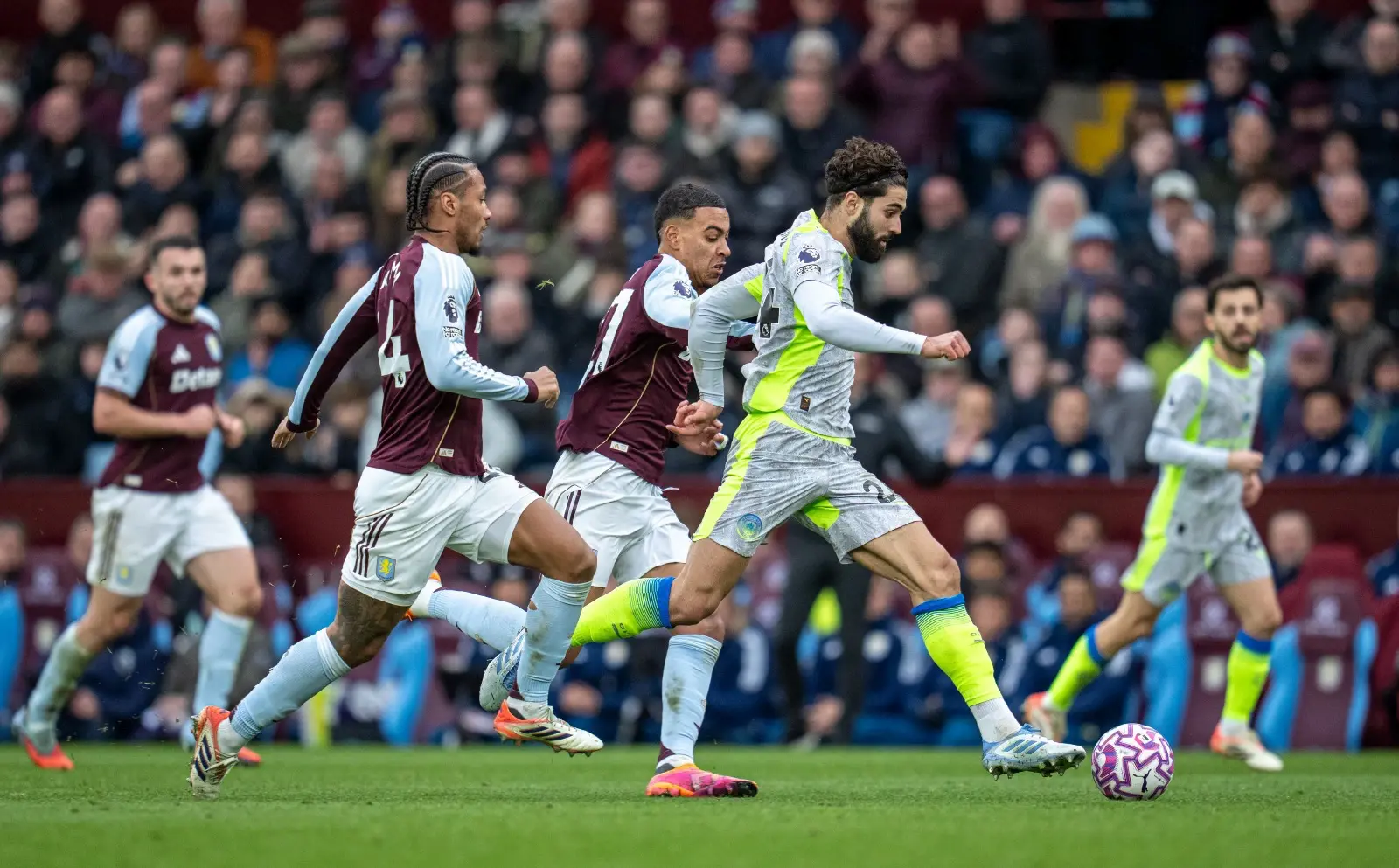 Aston Villa แอสตัน วิลล่า