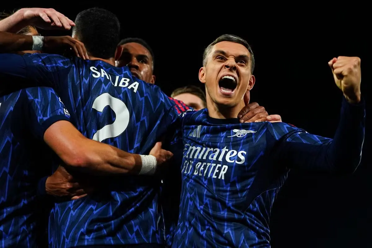 ทรอสซาร์ด ยิงพาทีมทวงจ่าฝูงพรีเมียร์ลีก