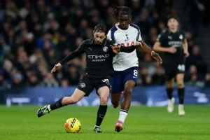 Guardiola leaves door open to Bernardo for Man City stay