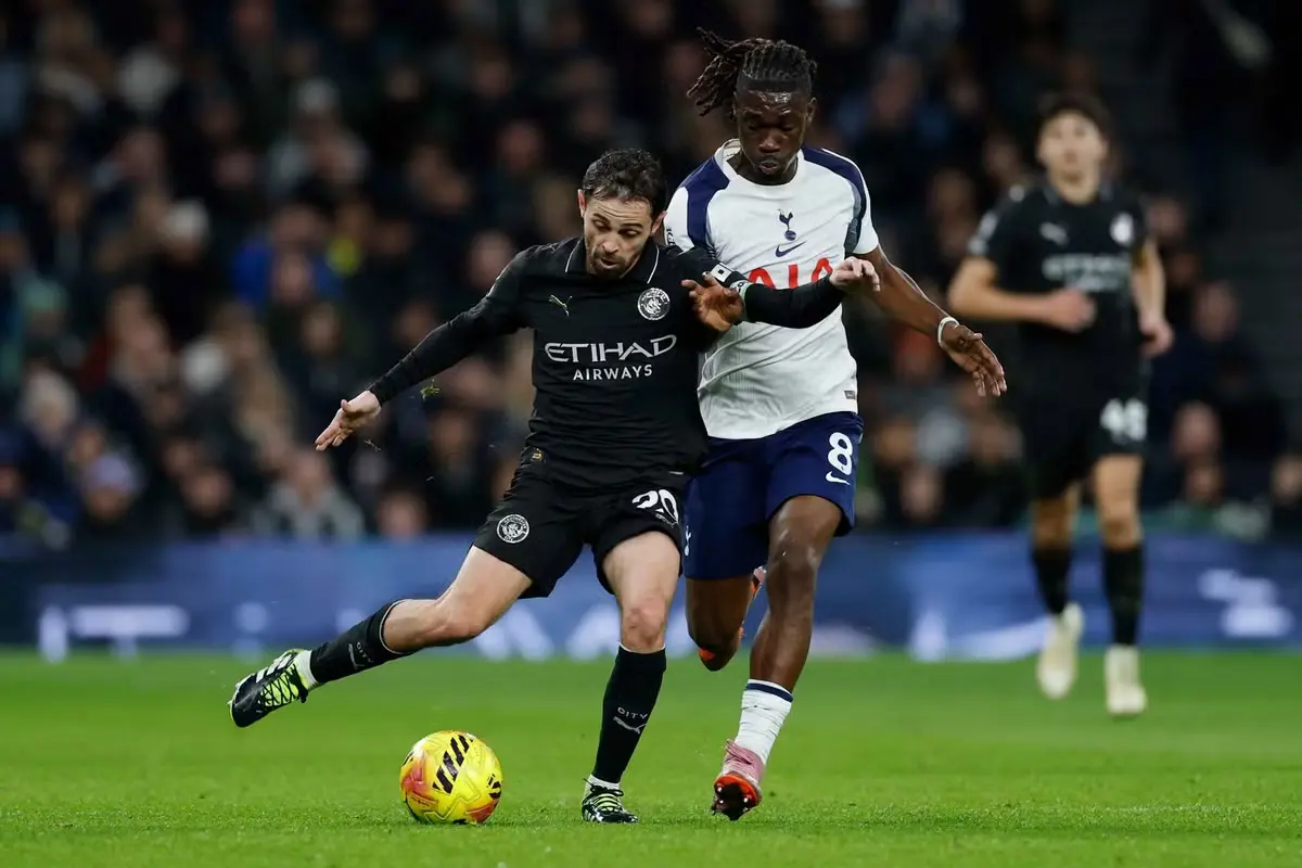 Guardiola leaves door open to Bernardo for Man City stay