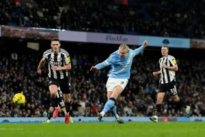 Newcastle may benefit from a formation change against Guardiola's Man City