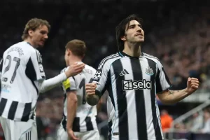 Newcastle breeze into last 16 despite Qarabag fightback in second leg