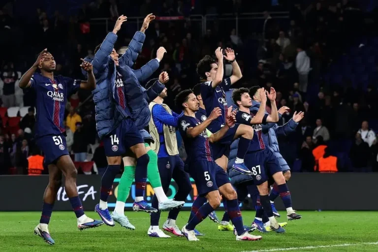 Holders PSG survive late scare against ten men Monaco to progress to last 16