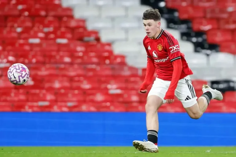 Rooney Jr shoots down Man Utd contract claims