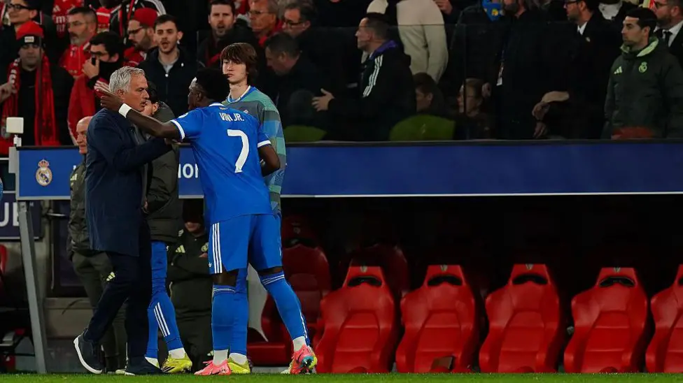 Mourinho's 'big mistake' after 'disgusting' Vinicius incident