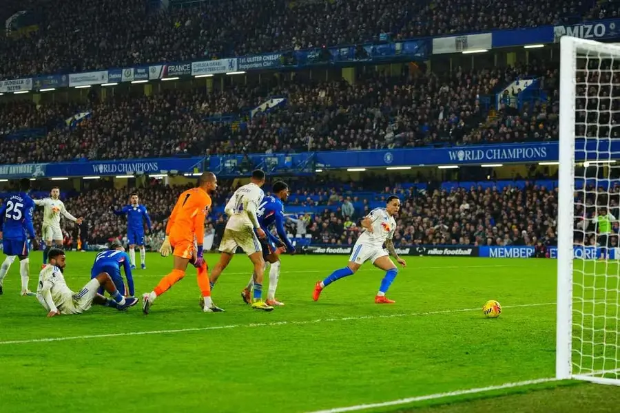 Chelsea held to draw by Leeds after throwing away two-goal lead at home