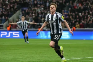 ฮาร์วีย์ บาร์นส์ ปีกนิวคาสเซิลถูกเรียกตัวติดทีมชาติอังกฤษแทนที่ เอเบเรชี่ เอเซ่ จากอาร์เซน่อล