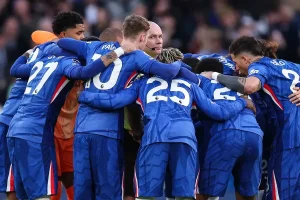 เลียม โรซีเนียร์ กุนซือเชลซีระเบิดอารมณ์ใส่ พอล เทียร์นีย์ หลังจบเกมพ่ายนิวคาสเซิ่ล 0-1