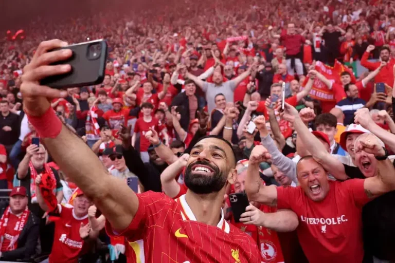 ลิเวอร์พูลสั่งเลื่อนแผนจัดพิธีอำลา โมฮาเหม็ด ซาลาห์ หลังเจ้าตัวยังไม่ตัดสินใจอนาคต