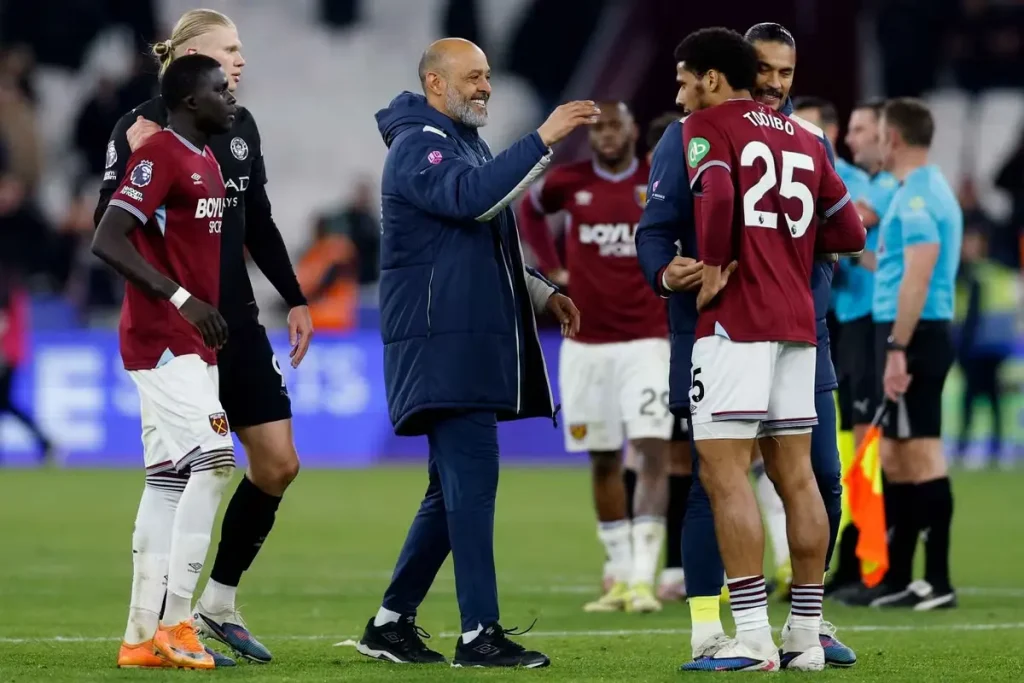 นูโน่ เอสปิริโต้ ซานโต้ ยกย่องลูกทีมเวสต์แฮมว่าเล่นได้อย่าง "วีรบุรุษ" ในเกมเปิดบ้านเสมอแมนฯ ซิตี้ 1-1