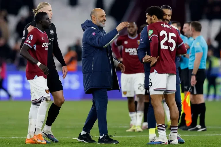 นูโน่ เอสปิริโต้ ซานโต้ ยกย่องลูกทีมเวสต์แฮมว่าเล่นได้อย่าง "วีรบุรุษ" ในเกมเปิดบ้านเสมอแมนฯ ซิตี้ 1-1