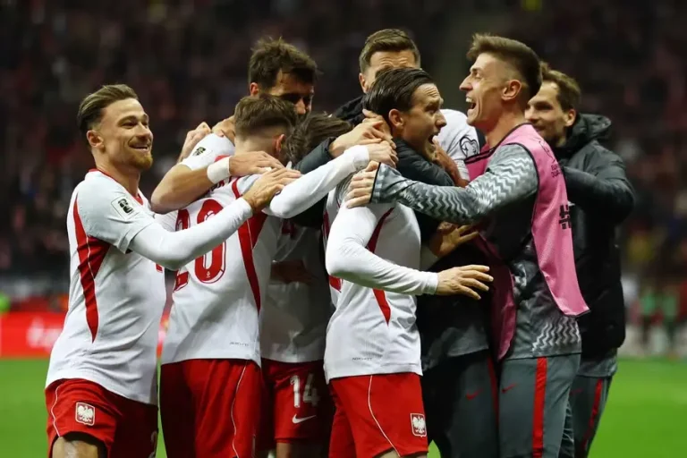 เซลินสกี้" ฮีโร่! โปแลนด์พลิกแซงแอลเบเนีย 2-1 ลิ่วชิงตั๋วบอลโลกดวลสวีเดน