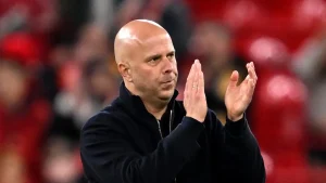 อาร์เน่ สล็อต ยกนิ้ว "เกมที่สมบูรณ์แบบ" ถล่มกาลาฯ 4-0