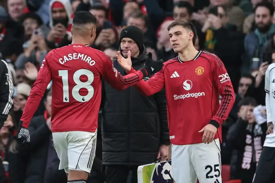 แมนเชสเตอร์ ยูไนเต็ด วางแผนผ่าตัดแดนกลางครั้งใหญ่ เตรียมปล่อย มานูเอล อูการ์เต้