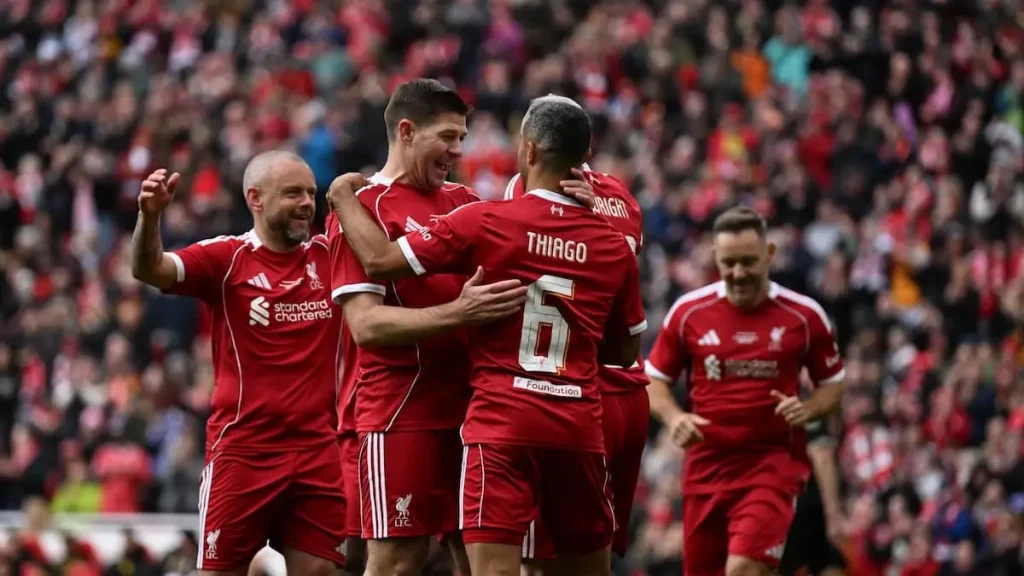 ตำนานลิเวอร์พูลเจ๊าดอร์ทมุนด์ 2-2 เกมการกุศลแอนฟิลด์ แฟนบอลล้นหลาม 6 หมื่นคน