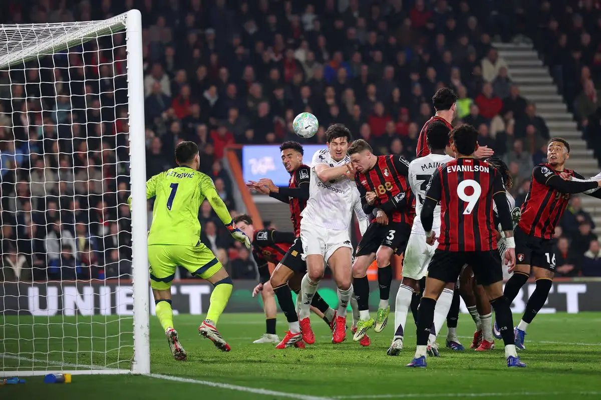 แมนเชสเตอร์ ยูไนเต็ด บุกเสมอ บอร์นมัธ 2-2