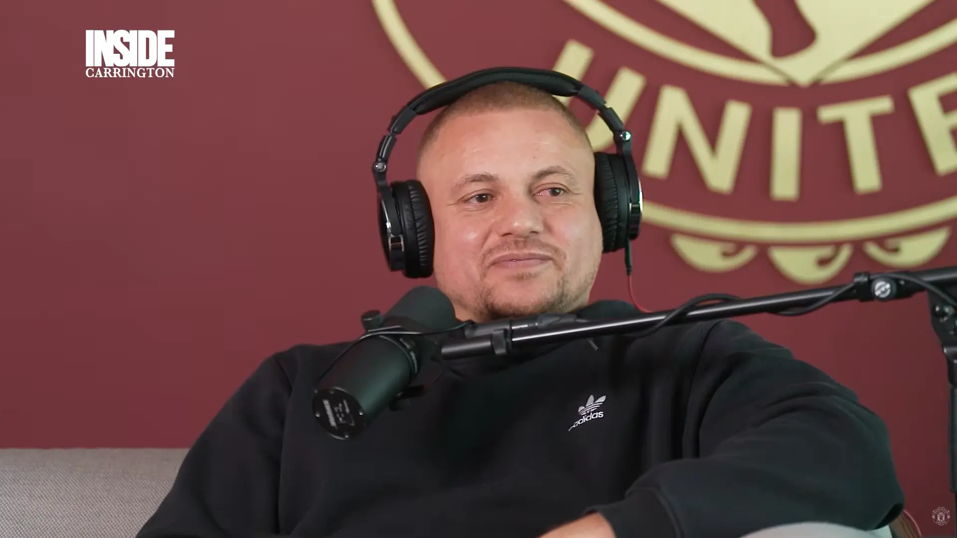 เวส บราวน์ ร่วมวงอยู่ด้วย