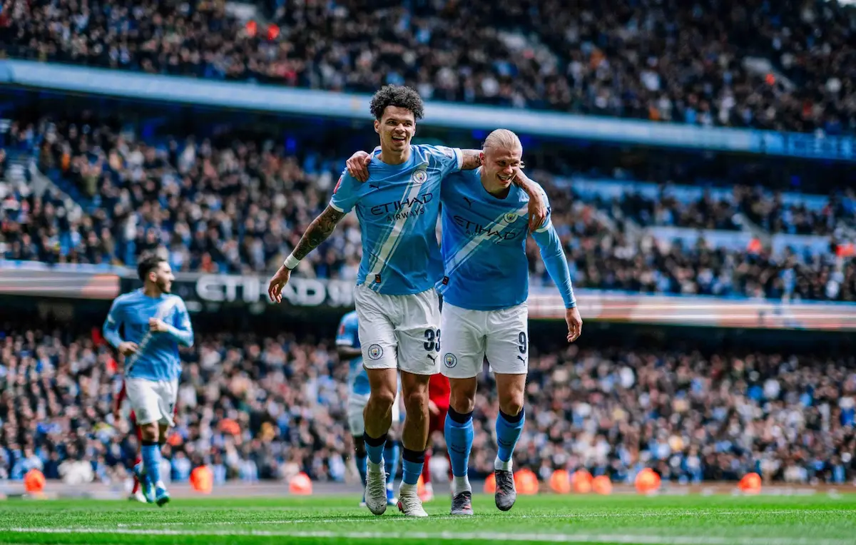 "ฮาลันด์" ร่างทอง: แฮตทริกที่ 12 ในสีเสื้อเรือใบสีฟ้า